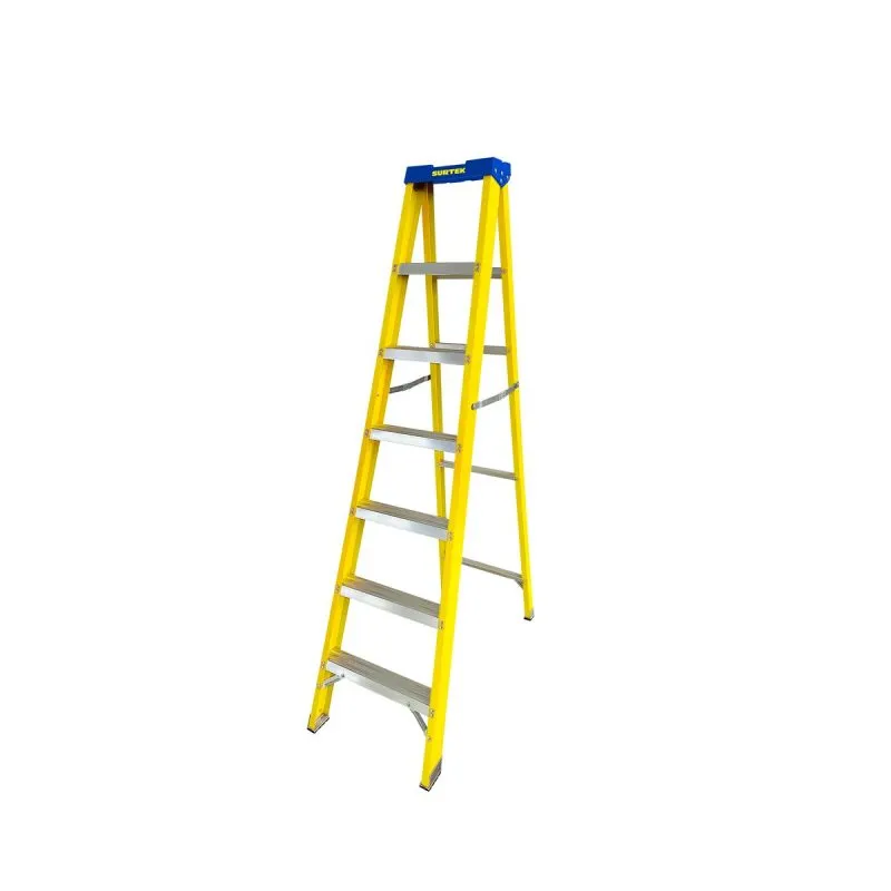 ESCALERA DE TIJERA TIPO II DE FIBRA DE VIDRIO CON 6 PELDAÑOS SURTEK